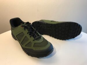 カジュアルにサイクリングシューズを履こう。