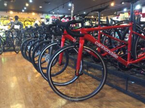 [CANNONDALE]ロードバイク、クロスバイク共に展示中です！