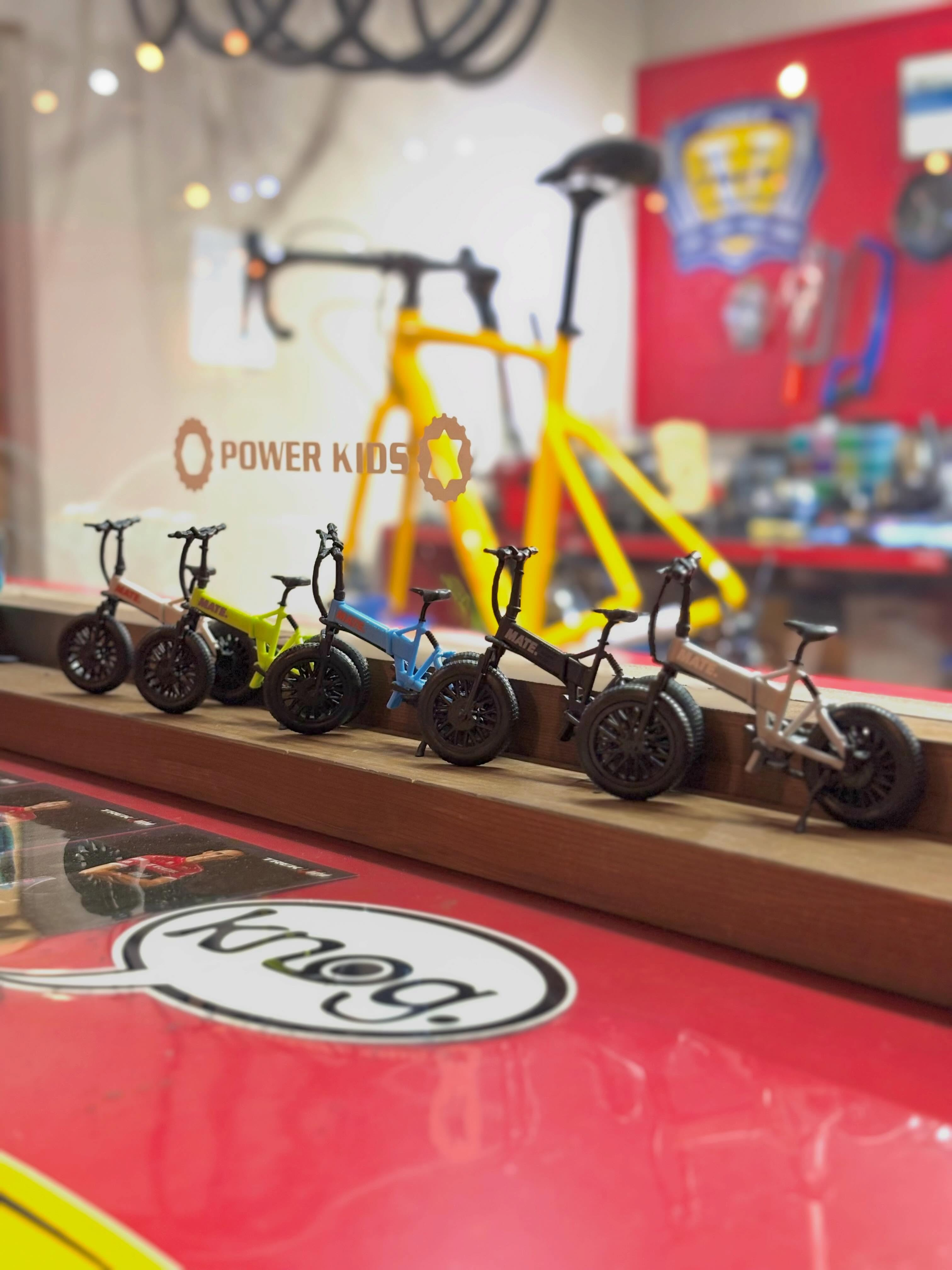 店内にはいろいろな自転車小物があります🚲