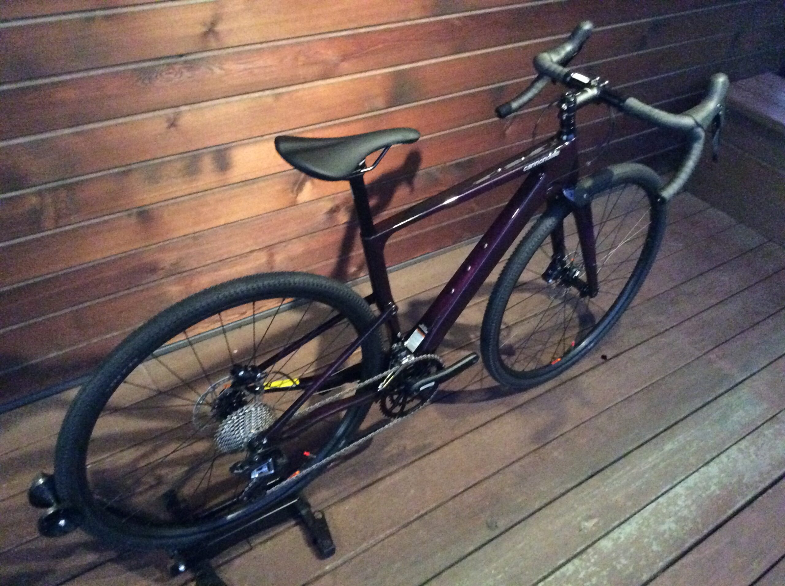 CANNONDALE]ロードバイク、クロスバイク共に展示中です